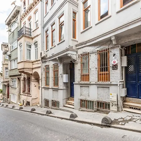 Pin Exclusive 1 Bd Taksim A4 * Estambul